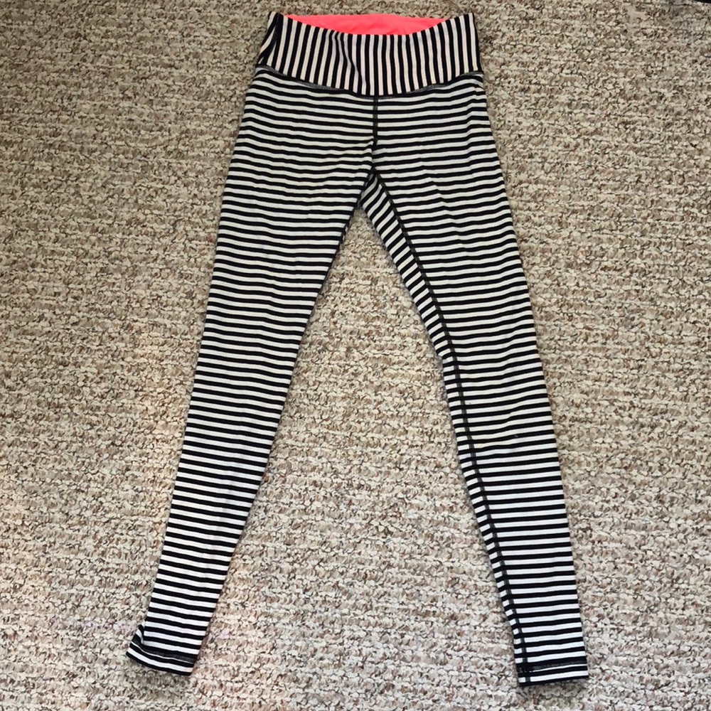 Lulu lemon black and white stripe leggings